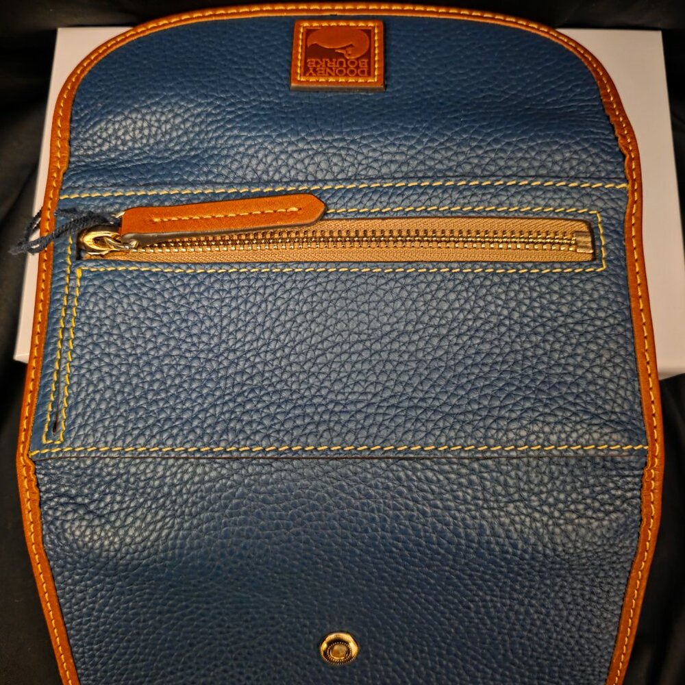 Dooney & Bourke Pebble Grain Baguette Handbag and Continental Clutch **Bundle** - Picture 5 of 14